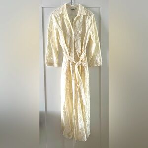 Susymix lace coat, made in Italy. Brand new.